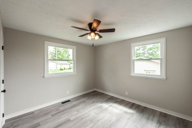 709 Perry Dr, Springfield, TN 37172