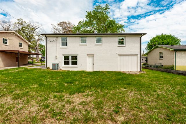 709 Perry Dr, Springfield, TN 37172