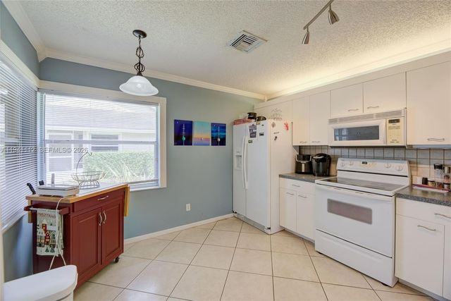 1248 W Lakes Dr 1248, Deerfield Beach, FL 33442