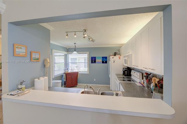 1248 W Lakes Dr 1248, Deerfield Beach, FL 33442