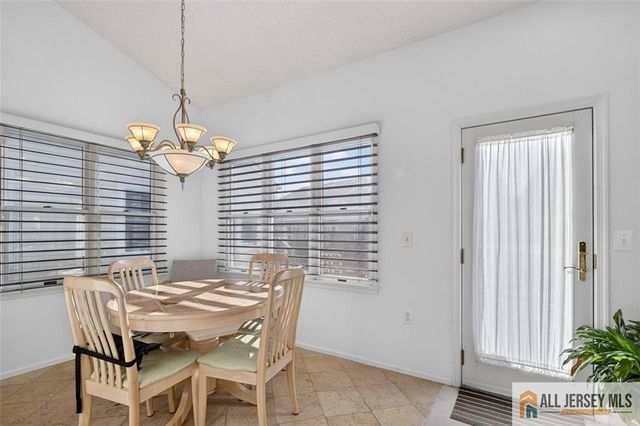 12 Wellington Place, Monroe, NJ 08831