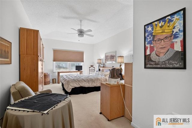 12 Wellington Place, Monroe, NJ 08831