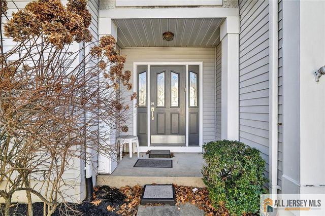 12 Wellington Place, Monroe, NJ 08831