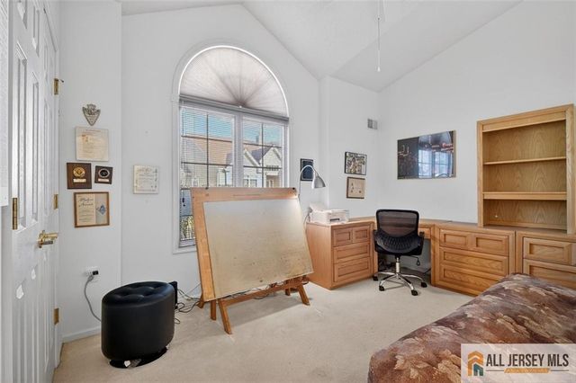 12 Wellington Place, Monroe, NJ 08831