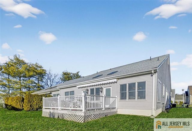 12 Wellington Place, Monroe, NJ 08831