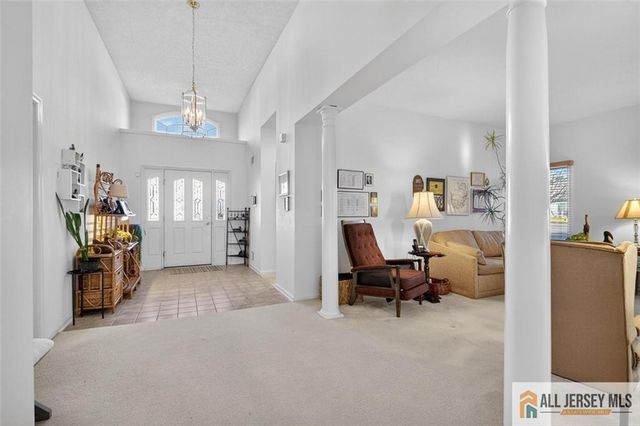 12 Wellington Place, Monroe, NJ 08831