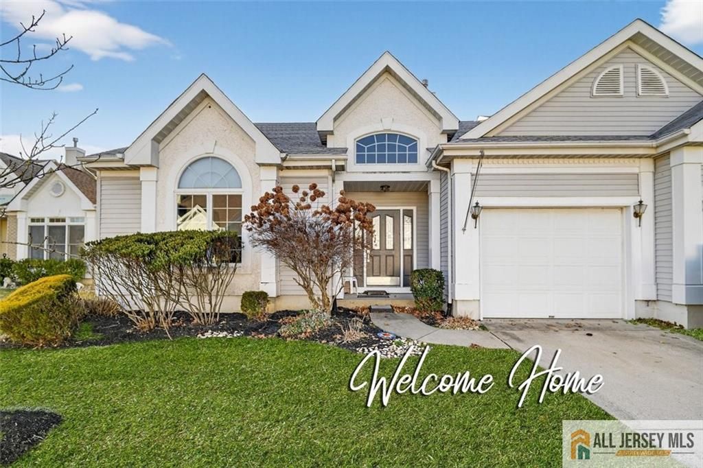 12 Wellington Place, Monroe, NJ 08831