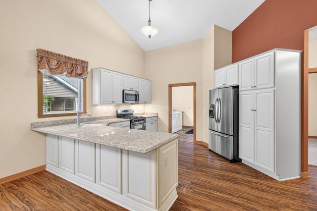 5845 Oakgreen Court N, Stillwater, MN 55082