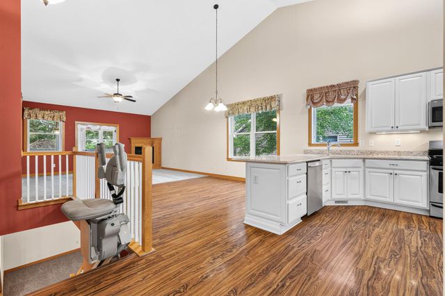 5845 Oakgreen Court N, Stillwater, MN 55082
