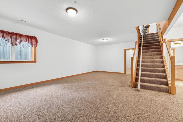 5845 Oakgreen Court N, Stillwater, MN 55082