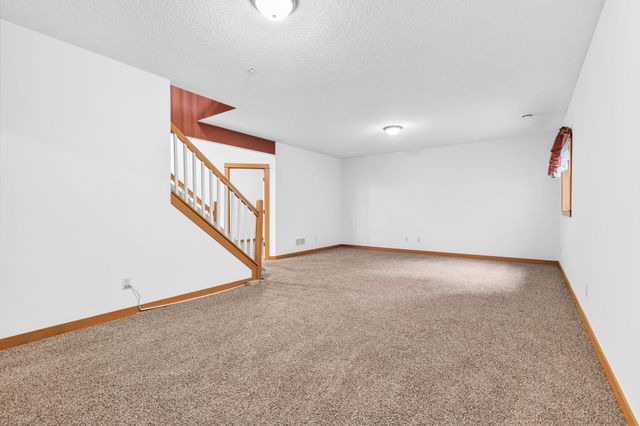 5845 Oakgreen Court N, Stillwater, MN 55082