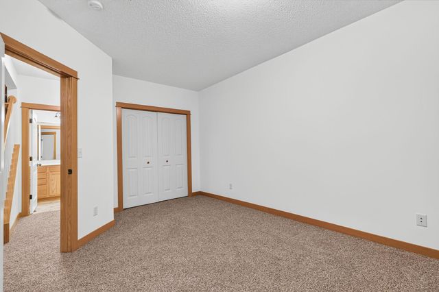 5845 Oakgreen Court N, Stillwater, MN 55082