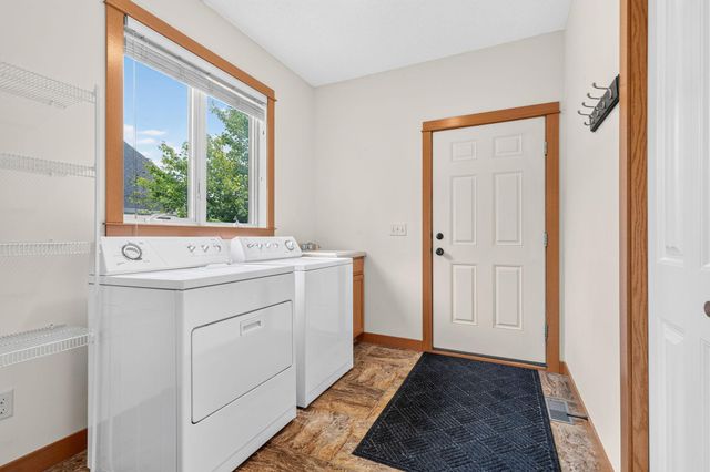 5845 Oakgreen Court N, Stillwater, MN 55082