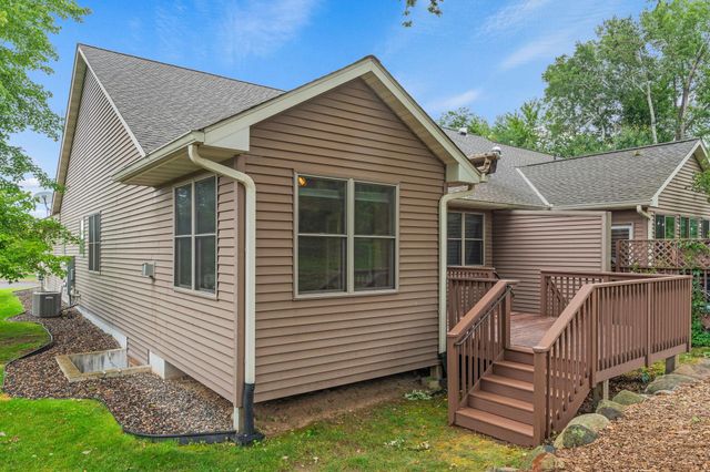 5845 Oakgreen Court N, Stillwater, MN 55082