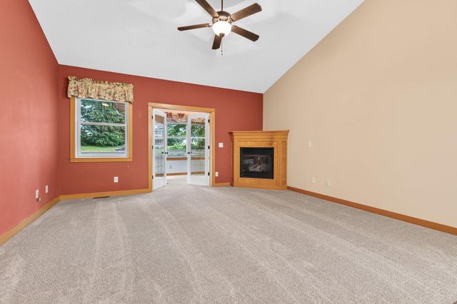 5845 Oakgreen Court N, Stillwater, MN 55082