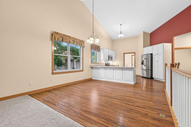 5845 Oakgreen Court N, Stillwater, MN 55082