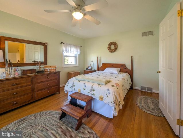 340 BRITT RD, North Wales, PA 19454