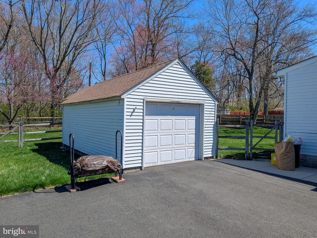 340 BRITT RD, North Wales, PA 19454