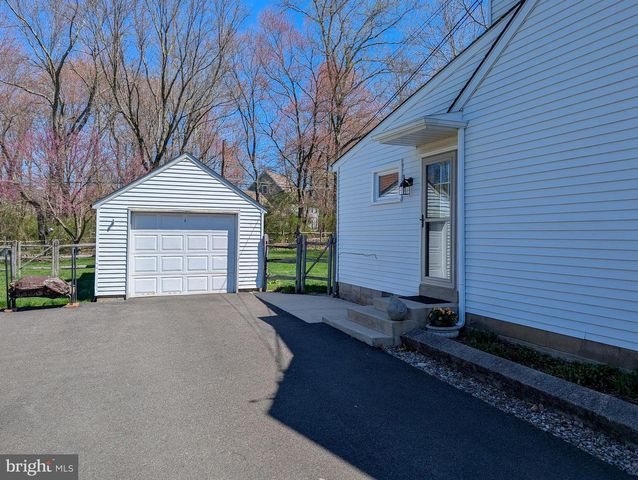 340 BRITT RD, North Wales, PA 19454