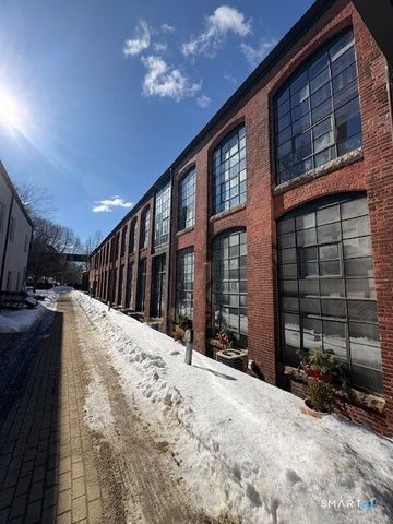 68 Thermos Avenue 222B, Norwich, CT 06360