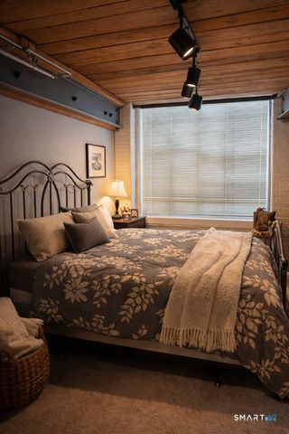 68 Thermos Avenue 222B, Norwich, CT 06360