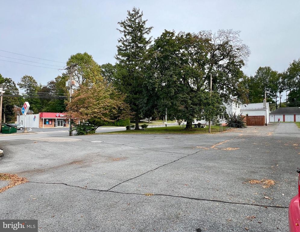 494 E KING ST, Shippensburg, PA 17257