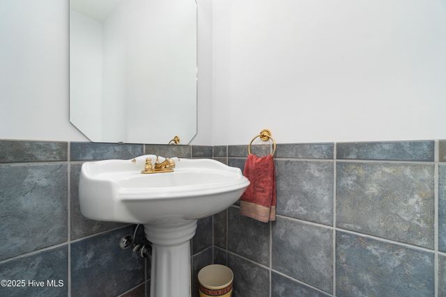 505 Ragan Road, Oriental, NC 28571