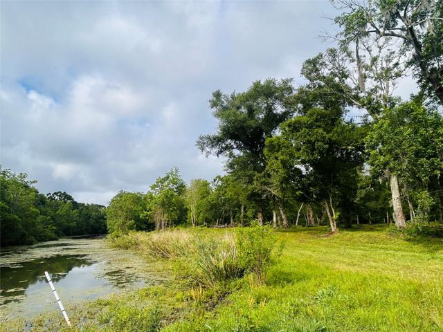 1214 Chuckwagon Court, Angleton, TX 77515