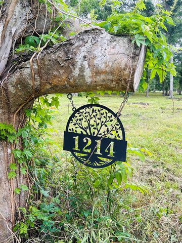 1214 Chuckwagon Court, Angleton, TX 77515