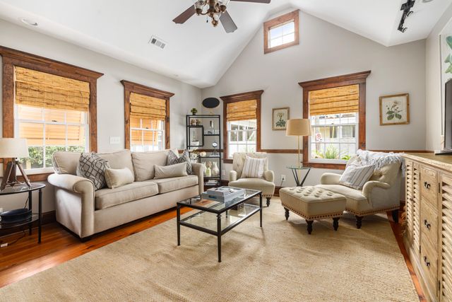 19 West Street, Charleston, SC 29401