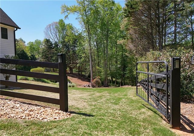 204 Lynn Lane, Canton, GA 30115