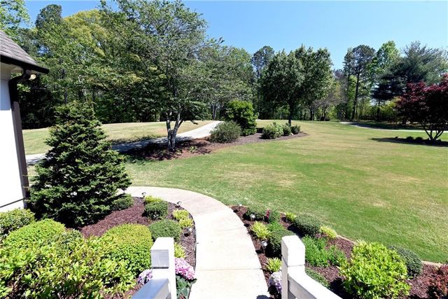 204 Lynn Lane, Canton, GA 30115