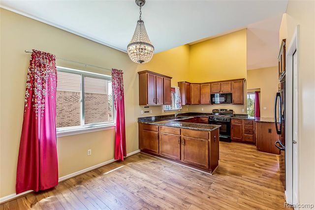 20605 Golf Ridge Circle, Livonia, MI 48152