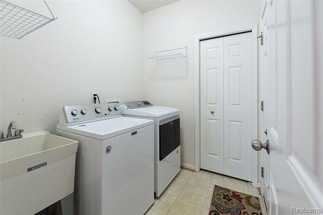 20605 Golf Ridge Circle, Livonia, MI 48152