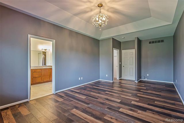 20605 Golf Ridge Circle, Livonia, MI 48152