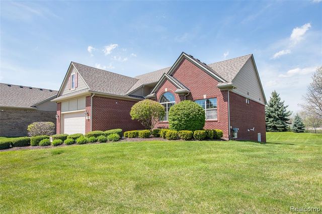 20605 Golf Ridge Circle, Livonia, MI 48152
