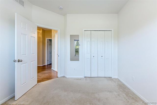 20605 Golf Ridge Circle, Livonia, MI 48152