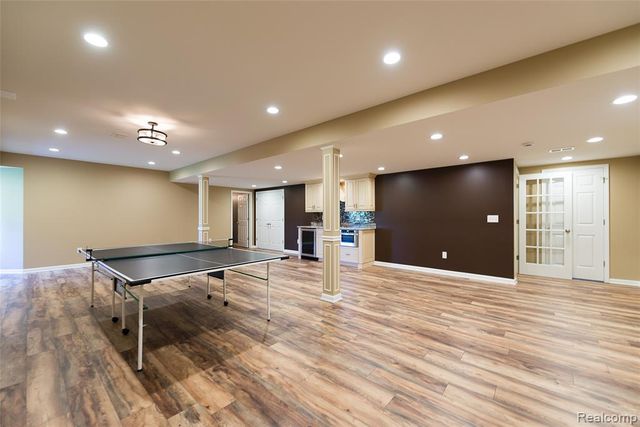 20605 Golf Ridge Circle, Livonia, MI 48152