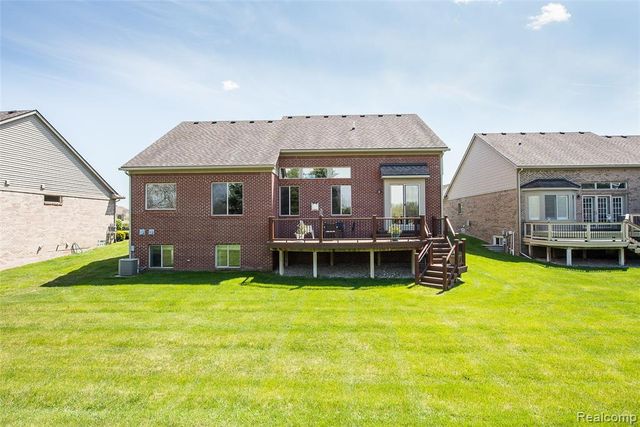 20605 Golf Ridge Circle, Livonia, MI 48152