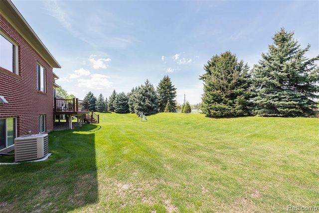 20605 Golf Ridge Circle, Livonia, MI 48152