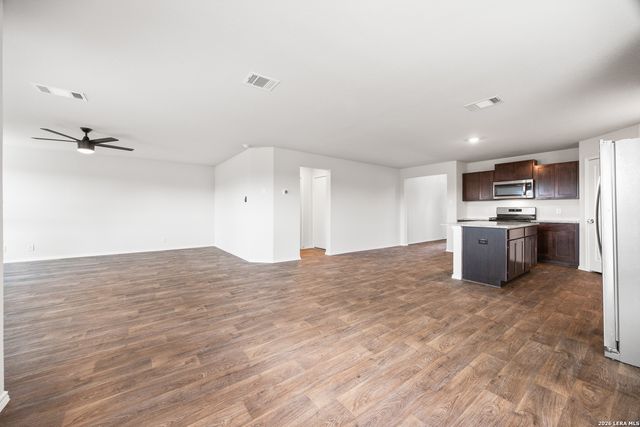 6623 Whisper Pond, San Antonio, TX 78252