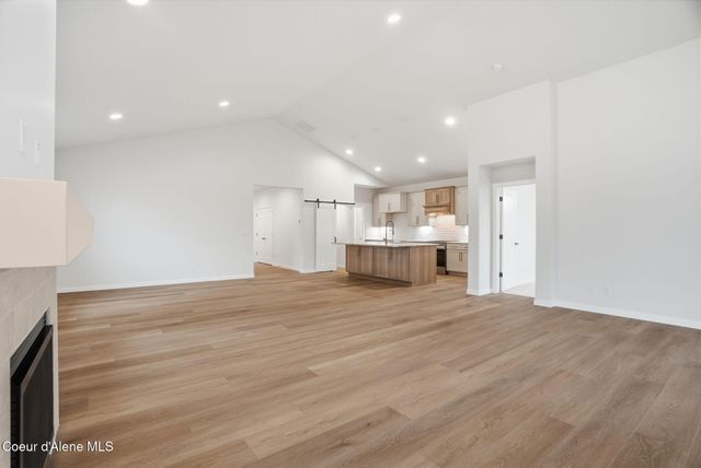 3322 N CLAREMONT DR, Post Falls, ID 83854