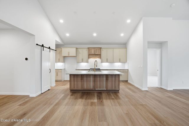 3322 N CLAREMONT DR, Post Falls, ID 83854