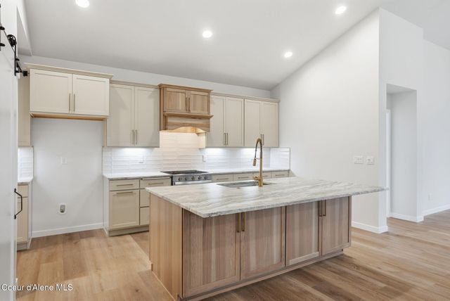 3322 N CLAREMONT DR, Post Falls, ID 83854