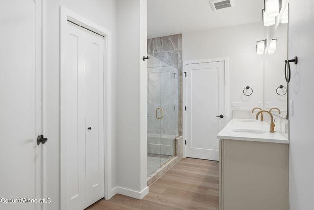 3322 N CLAREMONT DR, Post Falls, ID 83854