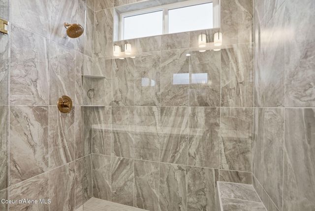 3322 N CLAREMONT DR, Post Falls, ID 83854