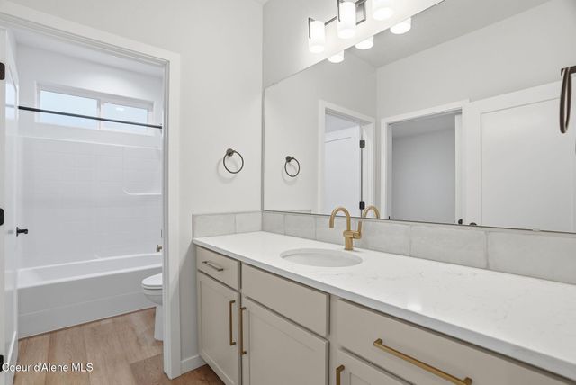 3322 N CLAREMONT DR, Post Falls, ID 83854