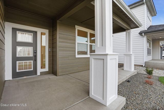 3322 N CLAREMONT DR, Post Falls, ID 83854