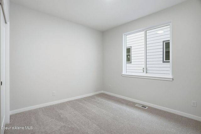 3322 N CLAREMONT DR, Post Falls, ID 83854