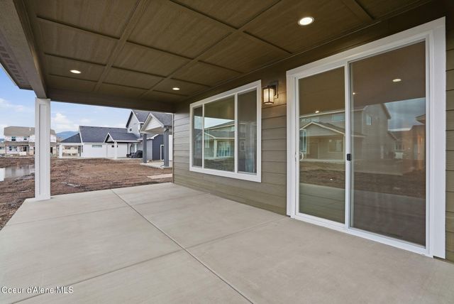 3322 N CLAREMONT DR, Post Falls, ID 83854